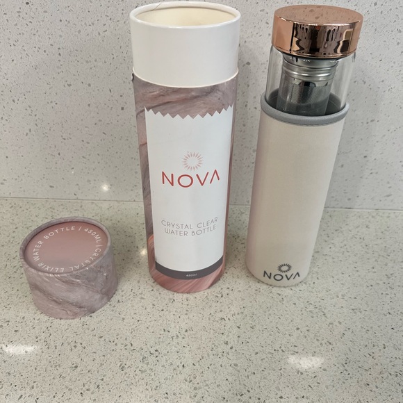 NWT Novo Amethyst Water Bottle Healing Crystal Bottle - Picture 2 of 7